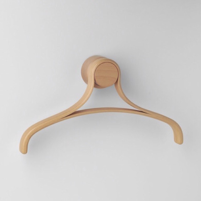 99547768682 – soudasouda jacostarubio coat hanger by roald